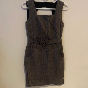 Elegant Grey Sleeveless Dress with Heart Belt